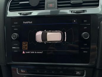 Volkswagen Golf 99kW e-Golf 35kWh 5dr Auto