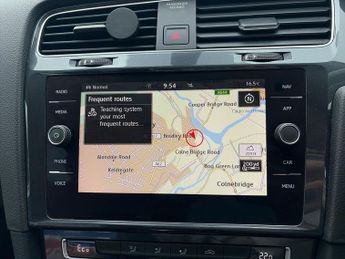 Volkswagen Golf 99kW e-Golf 35kWh 5dr Auto