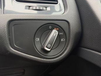 Volkswagen Golf 99kW e-Golf 35kWh 5dr Auto