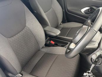Toyota Yaris 1.5 Hybrid Design 5dr CVT