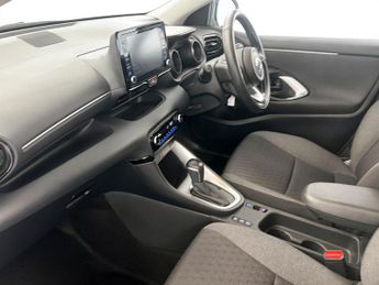 Toyota Yaris 1.5 Hybrid Design 5dr CVT