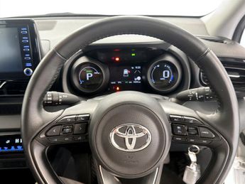 Toyota Yaris 1.5 Hybrid Design 5dr CVT