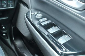 Honda CR-V 2.0 i-MMD Hybrid SR 4WD 5dr eCVT