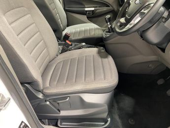 Ford Grand Tourneo Connect 1.5 EcoBlue (120PS) 6 spd Titanium 5dr. 7 seater.