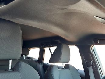 Toyota Corolla 2.0 VVT-i Hybrid Design 5dr CVT