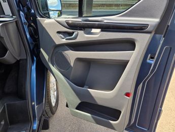 Ford Tourneo Custom 2.0 TDCi EcoBlue 170ps L/R 8 Seat Titanium X Auto