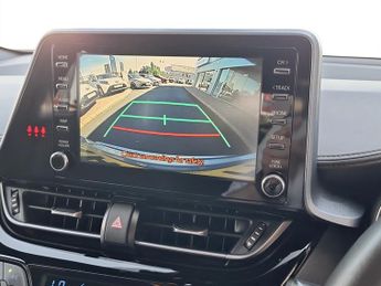 Toyota C-HR 1.8 Hybrid Design 5dr CVT