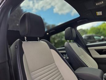 Land Rover Discovery Sport 1.5 P300e R-Dynamic SE 5dr Auto [5 Seat]