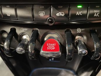 MINI HATCHBACK One 1.5 (102PS) Automatic 3dr.
