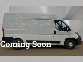 Peugeot Boxer 335 Professional Premium+ L2 H2 MWB 2.2 BlueHDi 140ps