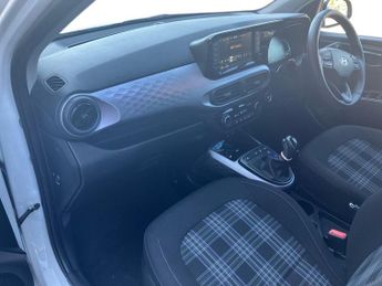 Hyundai i10 1.0 [63] Premium 5dr Auto [Nav]