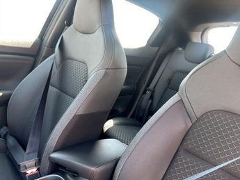 Nissan Juke 1.6 Hybrid N-Connecta 5dr Auto