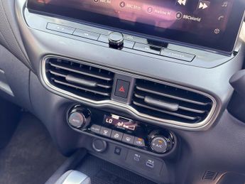 Nissan Juke 1.6 Hybrid N-Connecta 5dr Auto