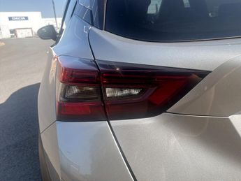 Nissan Juke 1.6 Hybrid N-Connecta 5dr Auto
