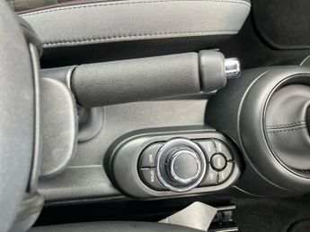 MINI Cooper 1.5 C Sport 5dr Auto