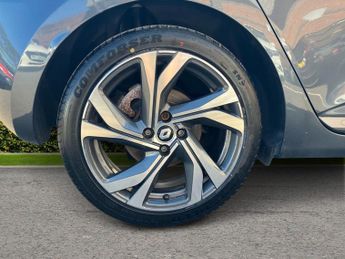Renault Clio 1.6 E-TECH Hybrid 140 RS Line 5dr Auto