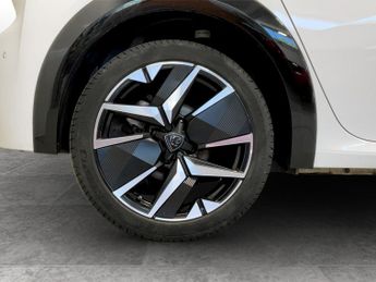 Peugeot 208 1.2 Hybrid 136 GT 5dr e-DSC6
