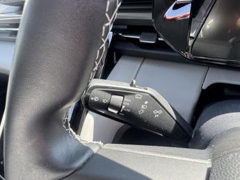 Ford Explorer 210kW Select 77kWh 5dr Auto