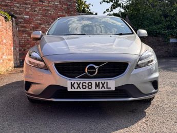 Volvo V40 D2 R-DESIGN PRO