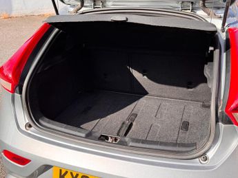 Volvo V40 D2 R-DESIGN PRO