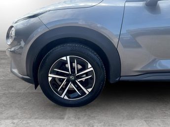 Nissan Juke 1.0 DiG-T N-Connecta 5dr DCT