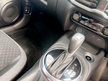Nissan Juke 1.0 DiG-T N-Connecta 5dr DCT