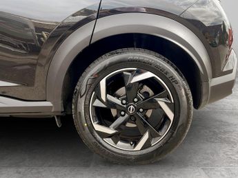 Nissan Juke 1.0 DiG-T N-Connecta 5dr DCT
