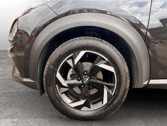 Nissan Juke 1.0 DiG-T N-Connecta 5dr DCT