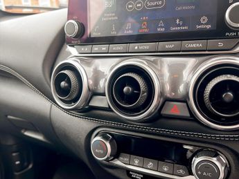 Nissan Juke 1.0 DiG-T N-Connecta 5dr DCT