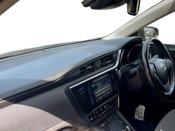 Toyota Auris 1.8 Hybrid Excel TSS 5dr CVT