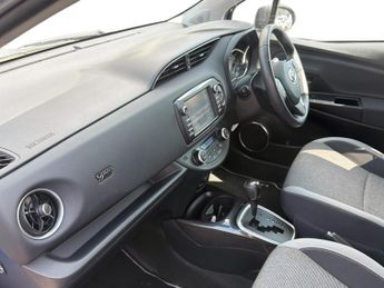 Toyota Yaris 1.5 Hybrid Y20 5dr CVT [Bi-tone]