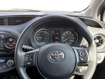 Toyota Yaris 1.5 Hybrid Y20 5dr CVT [Bi-tone]