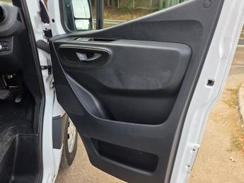 Mercedes-Benz Sprinter 3.5t High Roof Van Auto L2/H2