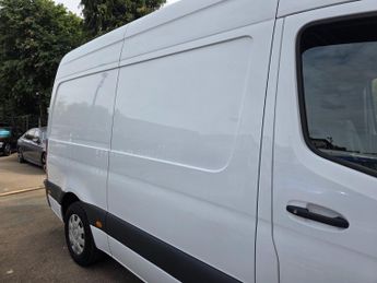 Mercedes-Benz Sprinter 3.5t High Roof Van Auto L2/H2