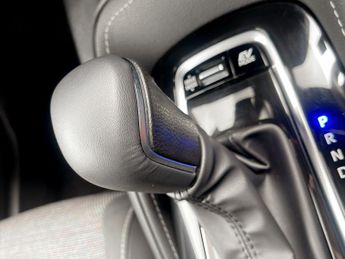 Toyota Corolla 1.8 Hybrid Design 5dr CVT