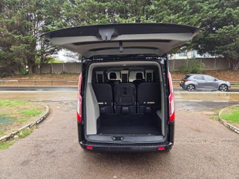 Ford Tourneo Custom 2.0 EcoBlue 130ps L/R 8 Seater Titanium Auto