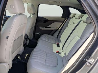 Jaguar F-pace 2.0d Portfolio 5dr Auto AWD