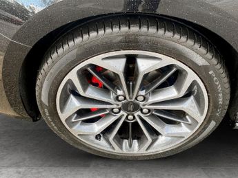 Ford Focus 1.0 EcoBoost Hybrid mHEV 155 ST-Line Vign 5dr Auto