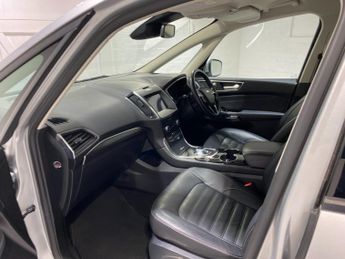 Ford Galaxy 2.5 FHEV (190PS) Automtaic Titanium 5dr**LUX Pack**