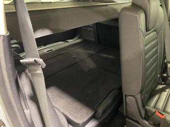 Ford Galaxy 2.5 FHEV (190PS) Automtaic Titanium 5dr**LUX Pack**