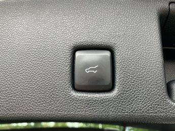 Ford Kuga 2.5 FHEV Graphite Tech Edition 5dr CVT