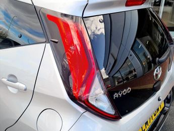 Toyota AYGO 1.0 VVT-i X-Trend TSS 5dr x-shift
