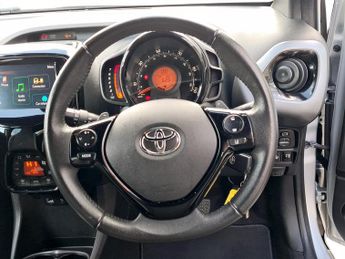 Toyota AYGO 1.0 VVT-i X-Trend TSS 5dr x-shift