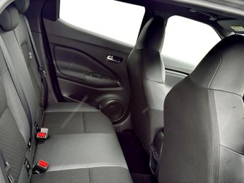 Nissan Juke 1.0 DiG-T N-Connecta 5dr DCT