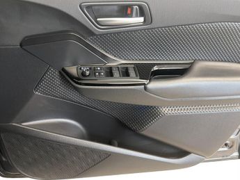 Toyota C-HR 1.8 Hybrid Design 5dr CVT