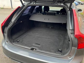 Volvo V90 D4 R-DESIGN