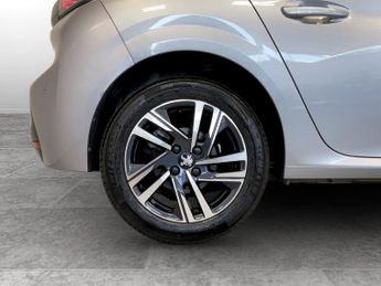 Peugeot 208 1.2 PureTech 100 Allure Premium + 5dr EAT8