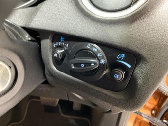 Ford Fiesta 1.0 Turbo EcoBoost (100PS) Automatic Titanium 5dr.