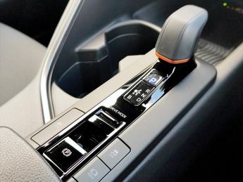 Toyota C-HR 1.8 Hybrid Design 5dr CVT