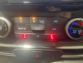 Ford Tourneo Custom 2.0 EcoBlue (130PS) Automatic L1 Titanium 5dr**8 seater**
